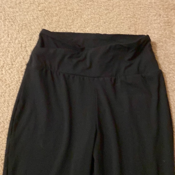 Black cross legged flare leggings - Picture 3 of 4